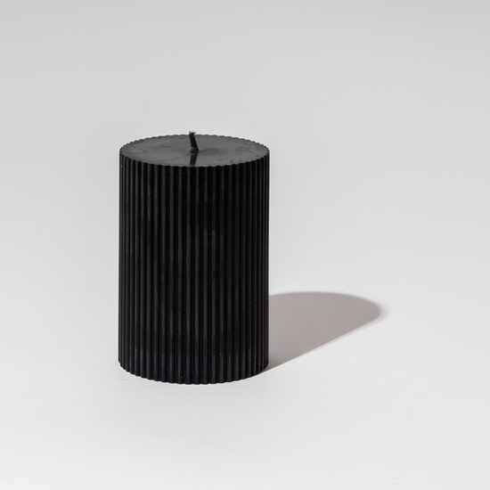 Ribbed Column Candle - Black 10x7cm